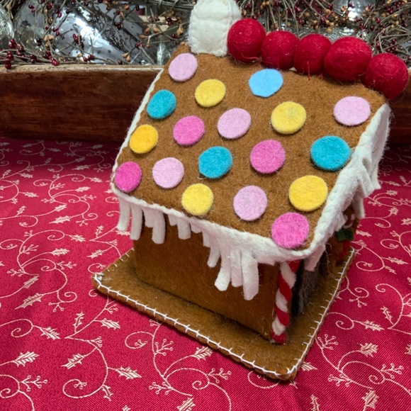 Christmas Felt Gingerbread House - Picture 3 of 6